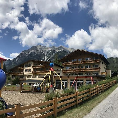 Kinderhotel Laerchenhof Obsteig Kültér fotó
