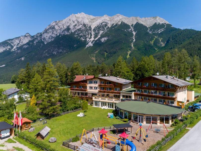 Kinderhotel Laerchenhof Obsteig Kültér fotó