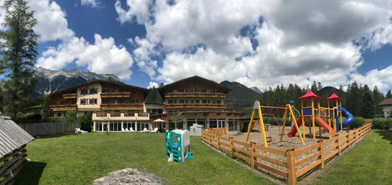 Kinderhotel Laerchenhof Obsteig Kültér fotó